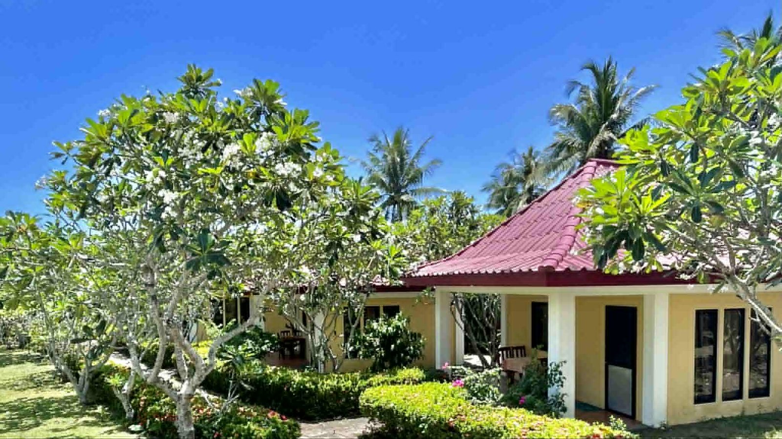 Tropical chalet exterior at Luxor Resort